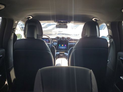 Certified 2025 Mercedes-Benz GLC 300 image 8