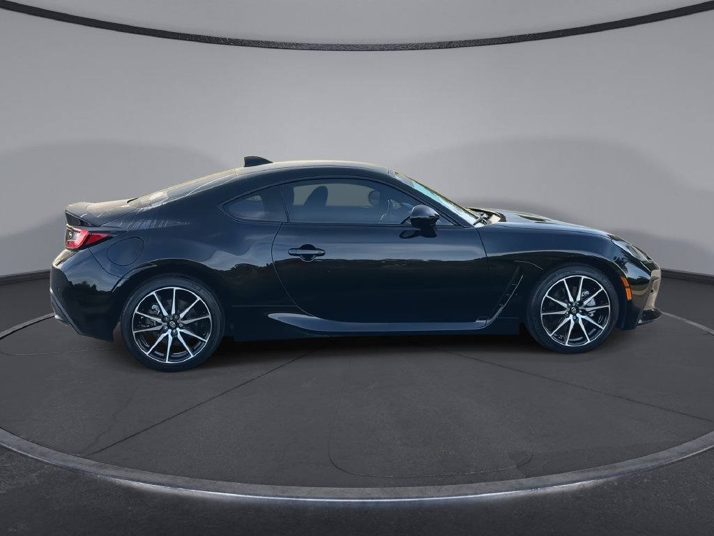 Used 2025 Toyota GR86 RWD image 9