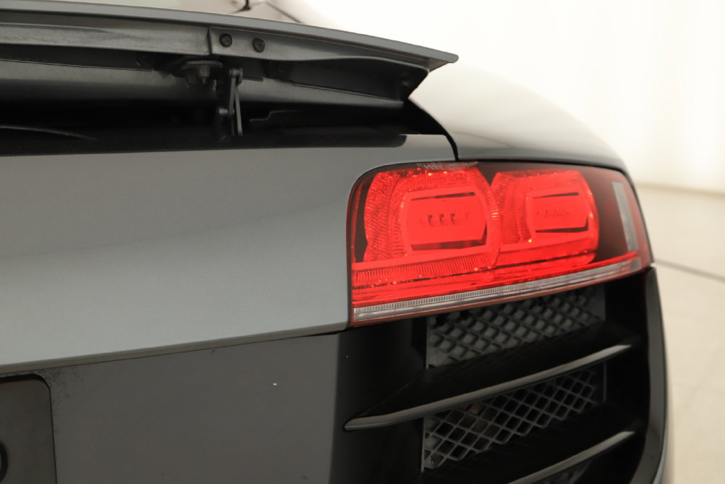 Used 2011 Audi R8 V10 AWD/4WD image 31