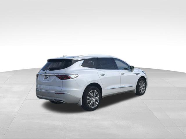 Used 2023 Buick Enclave Premium AWD/4WD image 5