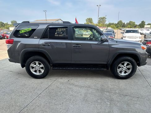 Used 2011 Toyota 4Runner Limited AWD/4WD image 4