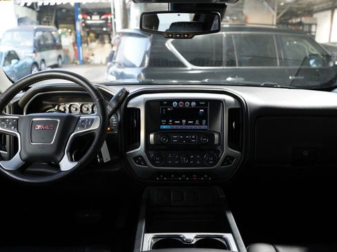 Used 2018 GMC Sierra 1500 SLT w/ Enhanced Driver Alert Package image 16