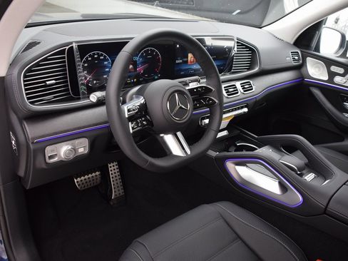 New 2026 Mercedes-Benz GLS 450 4MATIC image 19