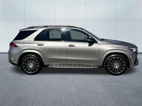 Used 2022 Mercedes-Benz GLE 350 4MATIC w/ AMG Line Exterior image 5