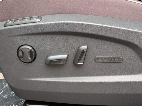 New 2025 Volkswagen ID. Buzz Pro S Plus image 25