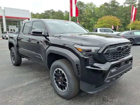 New 2026 Toyota Tacoma TRD Off-Road w/ TRD Off Road Upgrade Package AWD/4WD image 1