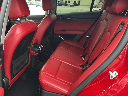 Used 2021 Alfa Romeo Stelvio Sprint w/ Nero Edizione image 8