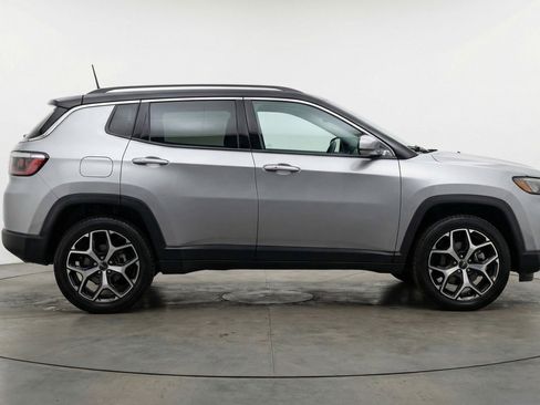 Used 2025 Jeep Compass Limited AWD/4WD image 11
