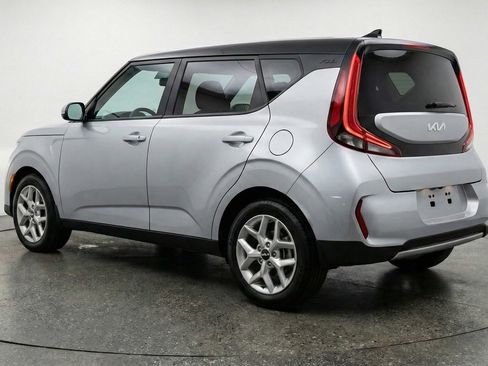 Used 2025 Kia Soul LX w/ LX Technology Package image 5