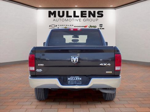 Used 2019 RAM 1500 Classic SLT w/ Luxury Group image 6