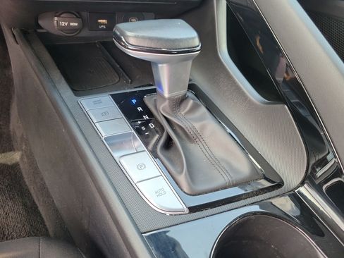 Used 2025 Hyundai Elantra SEL FWD image 10