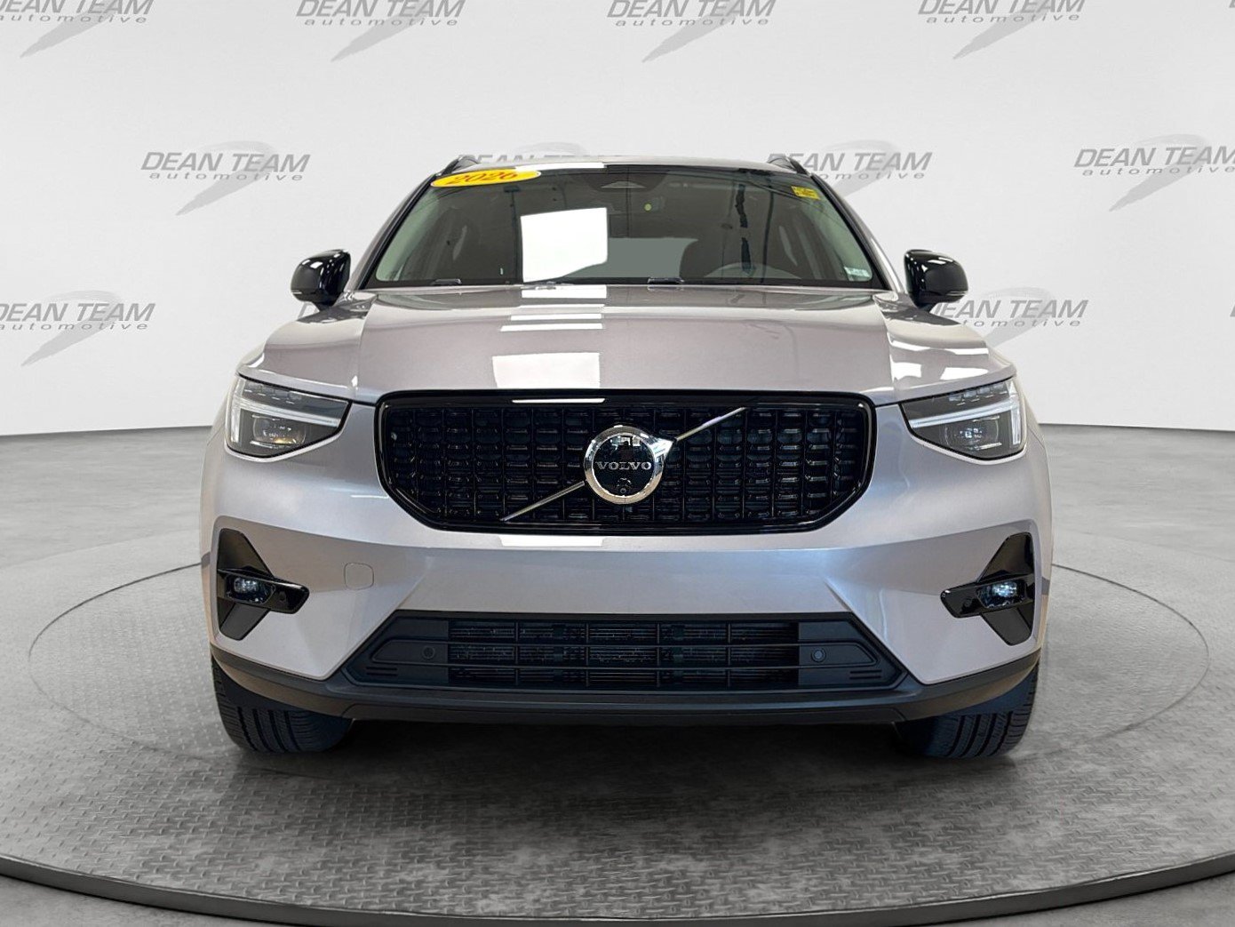 Used 2026 Volvo XC40 B5 Plus AWD/4WD image 7