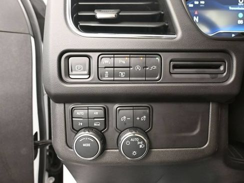 Used 2022 Chevrolet Suburban RST w/ Luxury Package AWD/4WD image 37