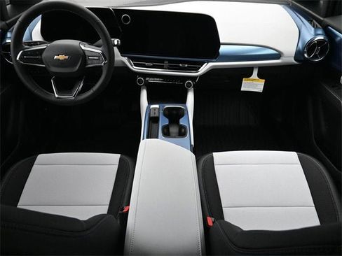 New 2026 Chevrolet Equinox EV LT image 28