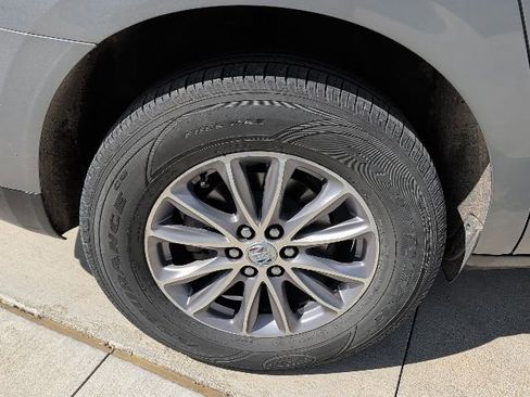 Used 2023 Buick Enclave Premium image 14