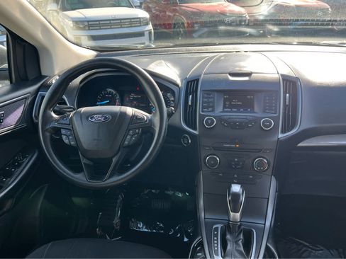 Used 2017 Ford Edge SE image 23