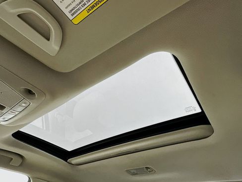 Used 2018 Nissan Rogue Sport SL w/ SL Premium Package FWD image 21