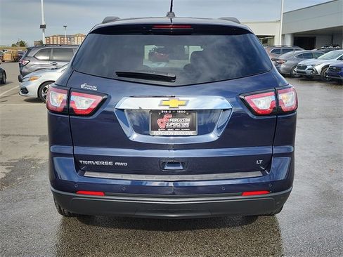 Used 2017 Chevrolet Traverse LT image 4