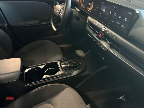 Used 2025 Kia K4 FWD image 17