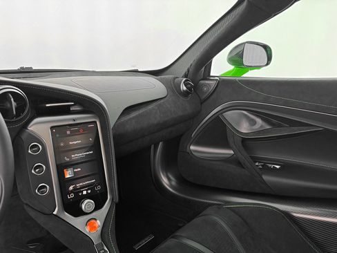 New 2026 McLaren 750S image 18