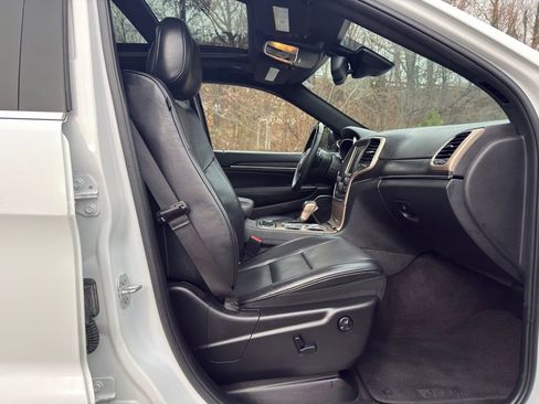 Used 2016 Jeep Grand Cherokee Summit image 28