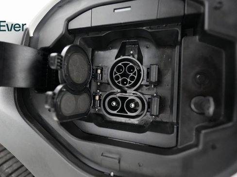 Used 2024 Subaru Solterra Touring w/ Touring Package image 23