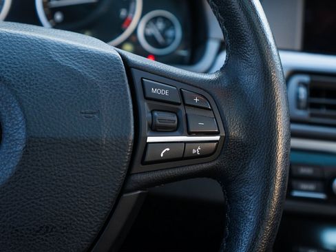 Used 2013 BMW 550i xDrive Sedan image 29