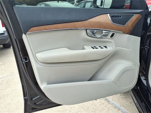 Used 2021 Volvo XC90 T5 Momentum w/ Advanced Package image 19