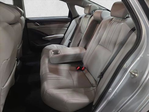 Used 2018 Honda Accord Touring image 15