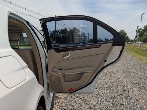 Used 2015 Mercedes-Benz E 350 4MATIC Sedan w/ Premium 1 Package image 12