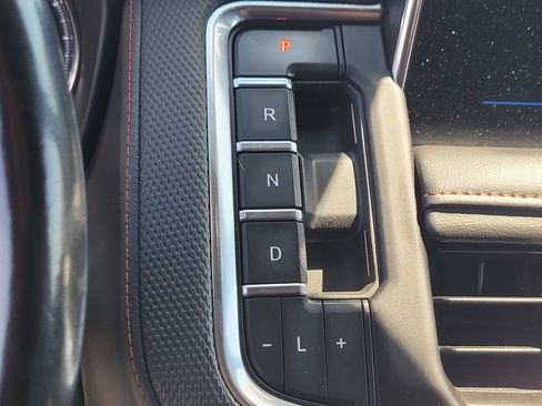 Used 2021 Chevrolet Tahoe RST w/ Luxury Package AWD/4WD image 23
