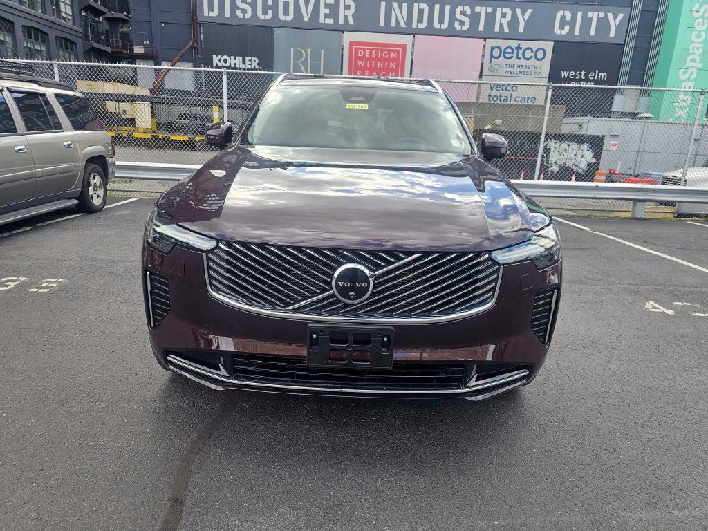 Used 2026 Volvo XC90 B5 Plus w/ Protection Package AWD/4WD image 28