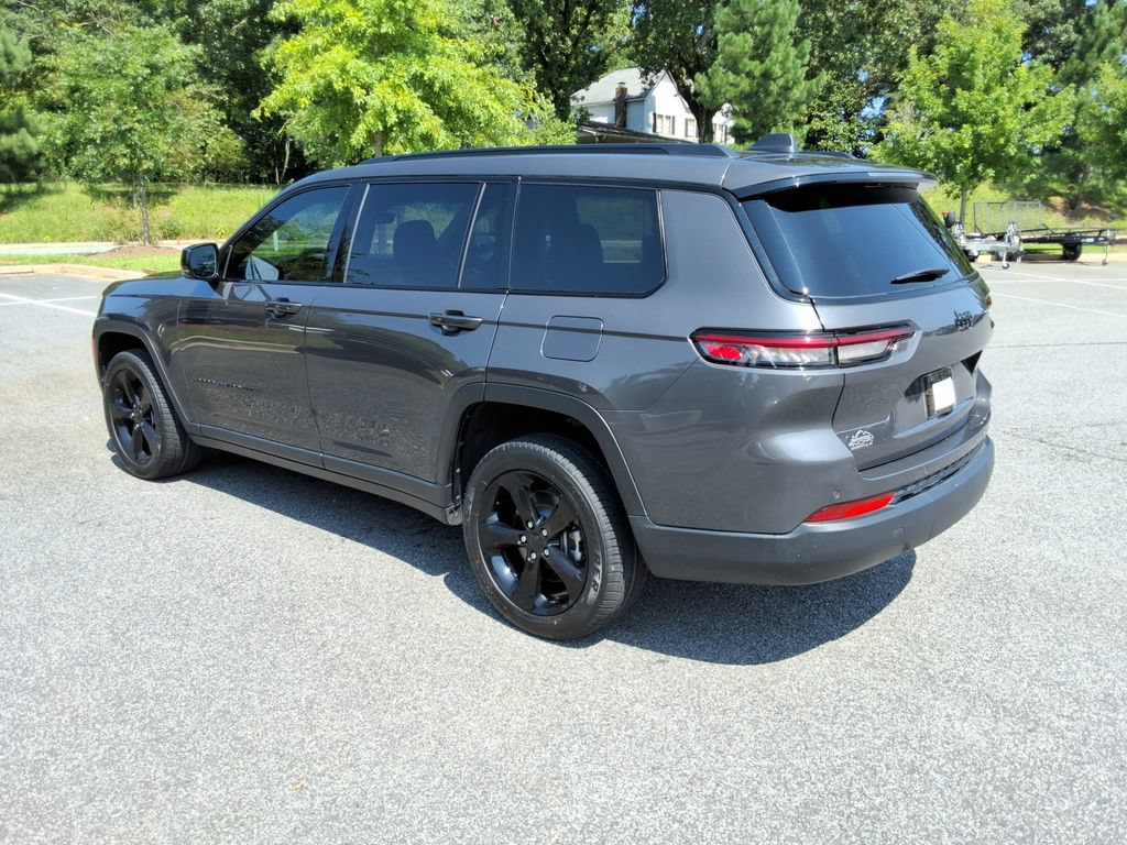 Used 2025 Jeep Grand Cherokee L Altitude RWD image 7