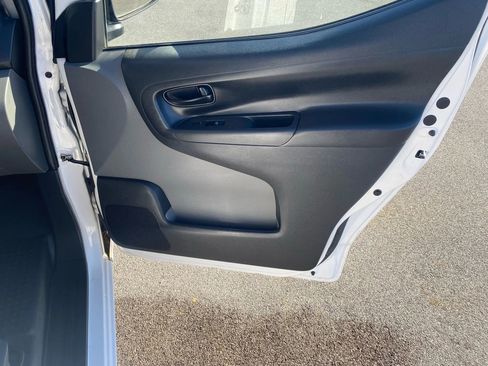 Used 2020 Nissan NV200 S image 18