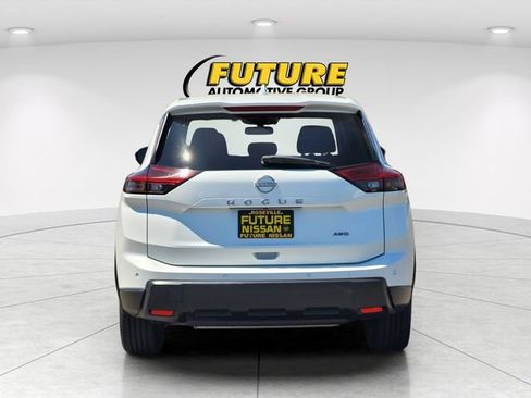 Certified 2025 Nissan Rogue SV AWD/4WD image 8