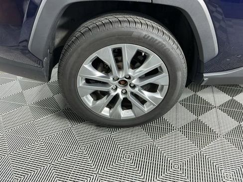 Used 2019 Toyota RAV4 XLE Premium w/ Cold Weather Package AWD/4WD image 18