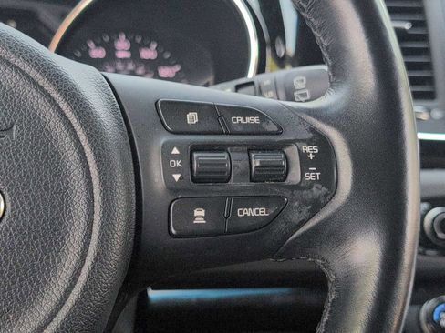 Used 2016 Kia Sedona SX FWD image 24