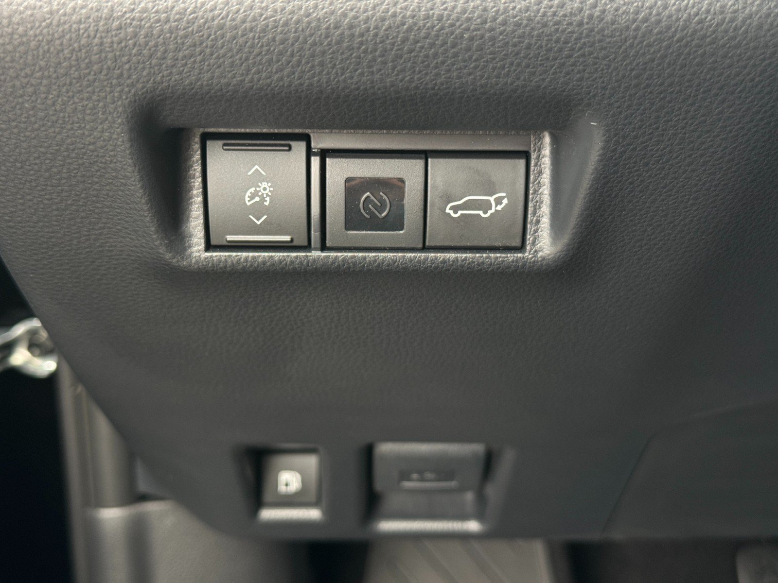 Used 2026 Toyota RAV4 XLE Premium w/ Weather Package AWD/4WD image 17