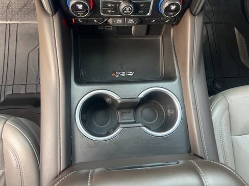 Used 2021 Chevrolet Suburban LT w/ LT Signature Package image 24