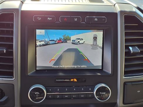 Used 2020 Ford Expedition XLT w/ Equipment Group 202A image 4