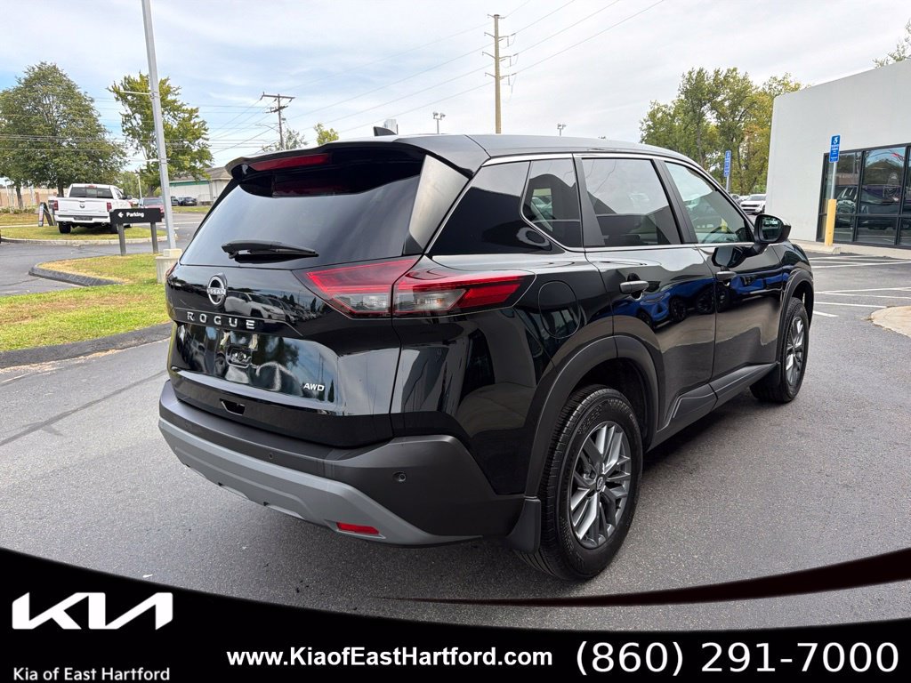 Used 2023 Nissan Rogue S AWD/4WD image 8