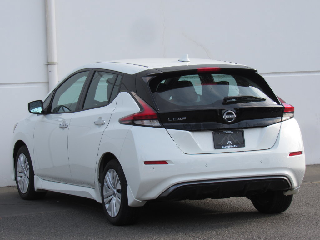 Used 2025 Nissan Leaf S FWD image 5