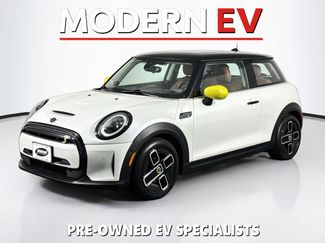 Used 2023 MINI Cooper SE FWD video 1