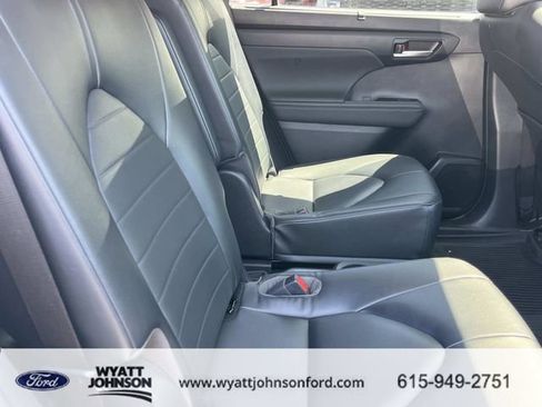 Used 2023 Toyota Highlander XLE image 24