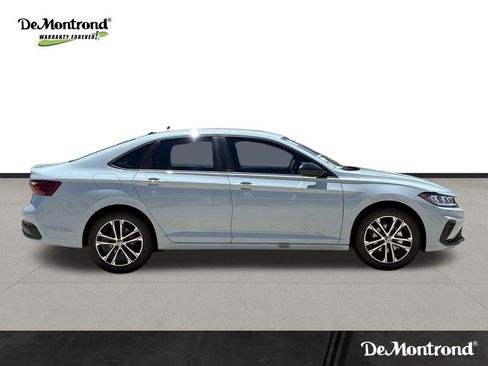 Used 2026 Volkswagen Jetta Sport FWD image 5