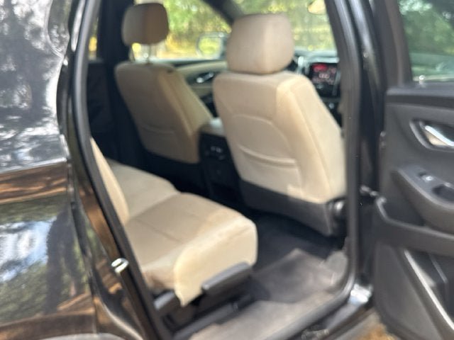 Used 2022 Chevrolet Traverse LS FWD image 13