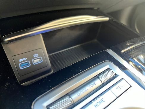 Used 2023 Genesis G80 2.5T image 34