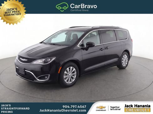 Used 2019 Chrysler Pacifica Touring-L FWD image 2