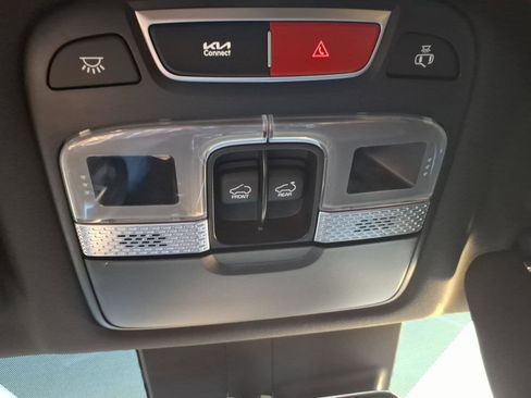 Used 2025 Kia Telluride SX image 22