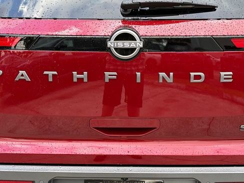 New 2026 Nissan Pathfinder SL w/ SL Premium Package (P04) FWD image 10